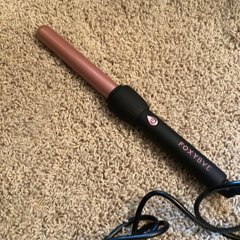 Foxybae curling wand - never used